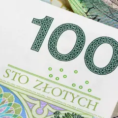 Sto złotych na polskim banknocie. Może to być kwota na podatek rolny lub inwestycję w gospodarstwo.